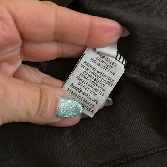 Lauren Moshi Foil Lipstick Wolf Tee Onyx - Picture 8 of 8